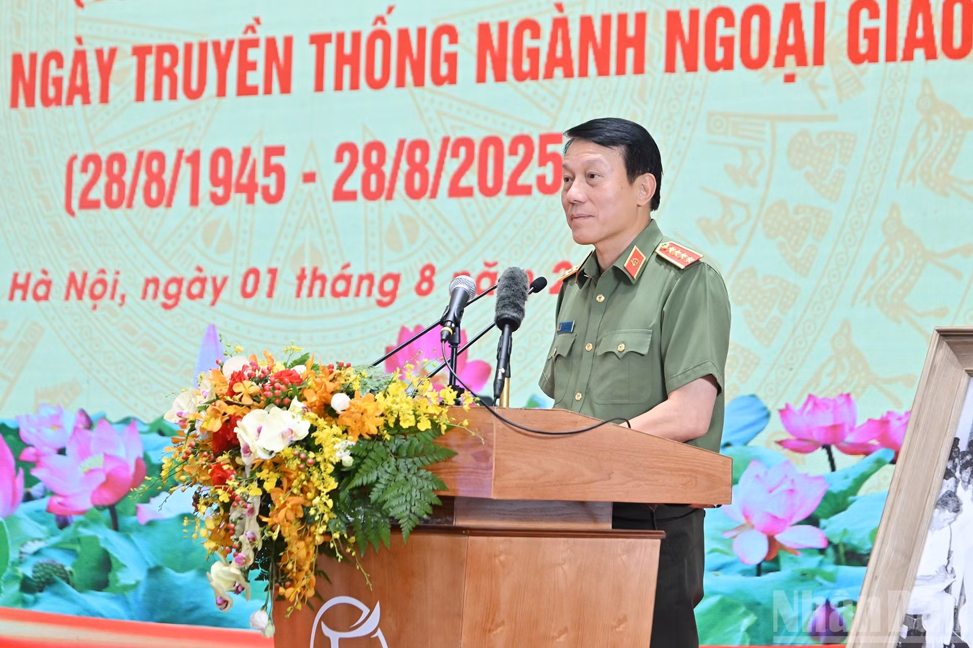 El ministro de Seguridad Pública, Luong Tam Quang, habla en la reunión.