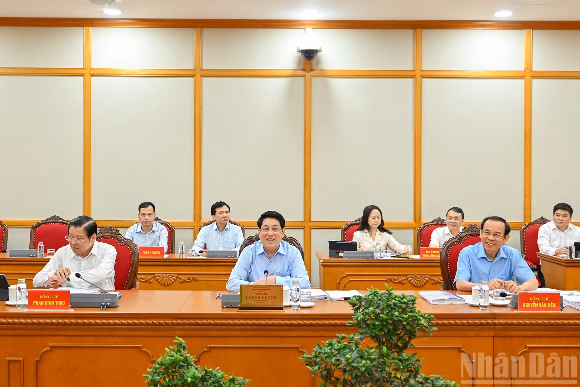 En la sesión de trabajo con la Junta Ejecutiva del Comité partidista en la ciudad de Hue.