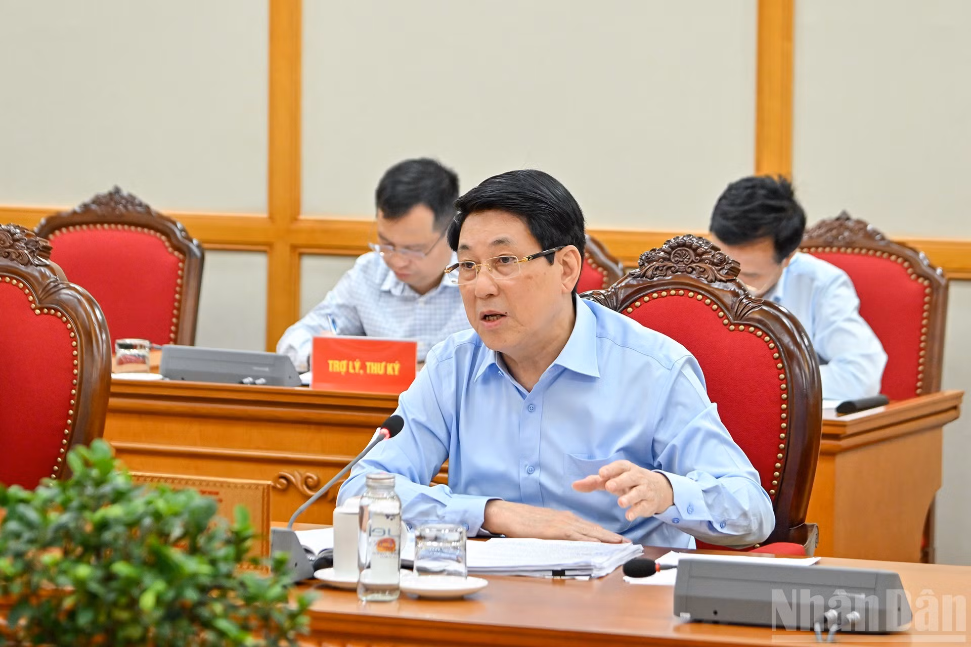 Luong Cuong interviene en la cita.