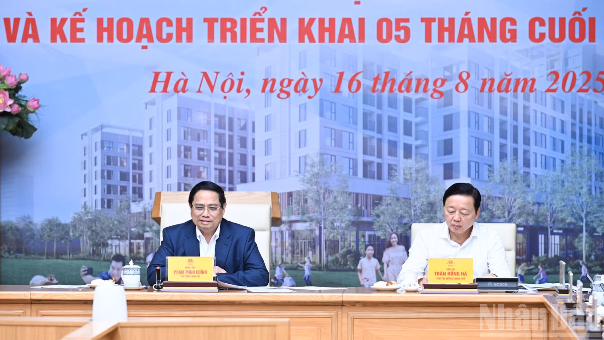 [Foto] Premier vietnamita preside la conferencia nacional sobre desarrollo de vivienda social