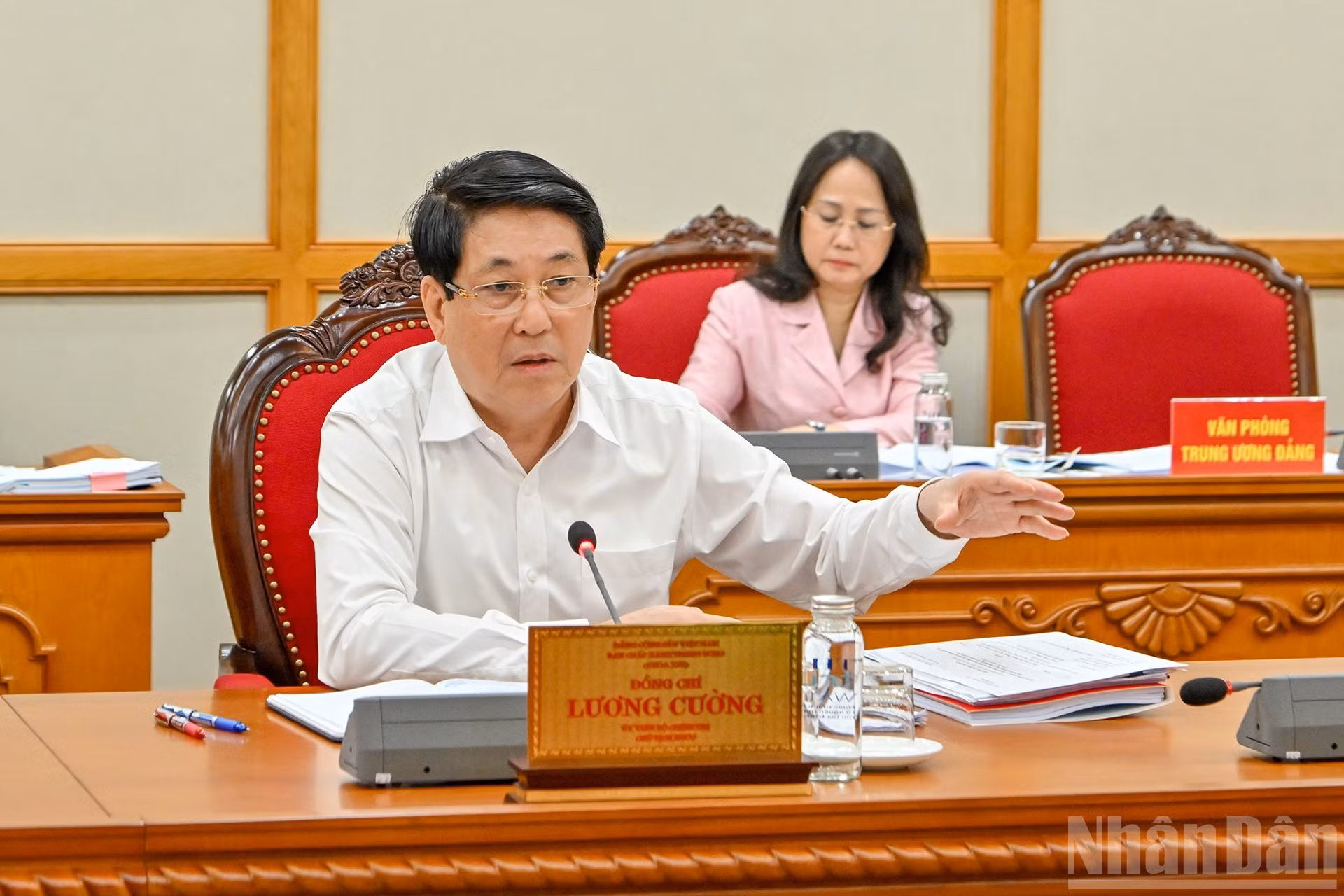 Luong Cuong en la reunión.