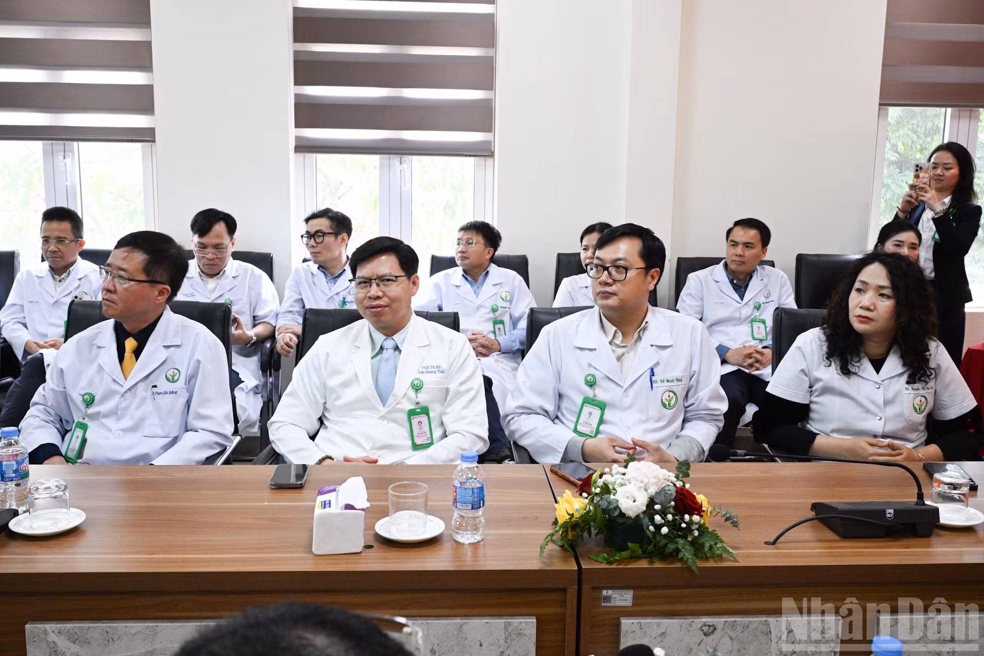 Médicos del Hospital de Amistad Vietnam-Alemania en el encuentro.