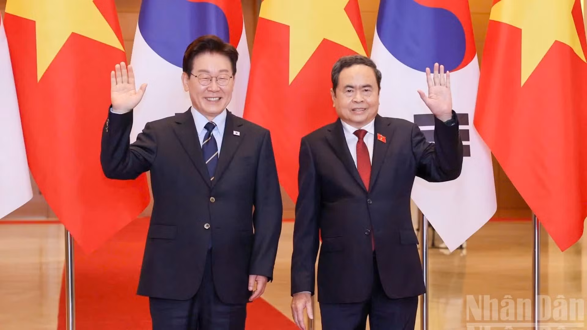 [Foto] Titular del Legislativo vietnamita recibe al presidente de Corea del Sur