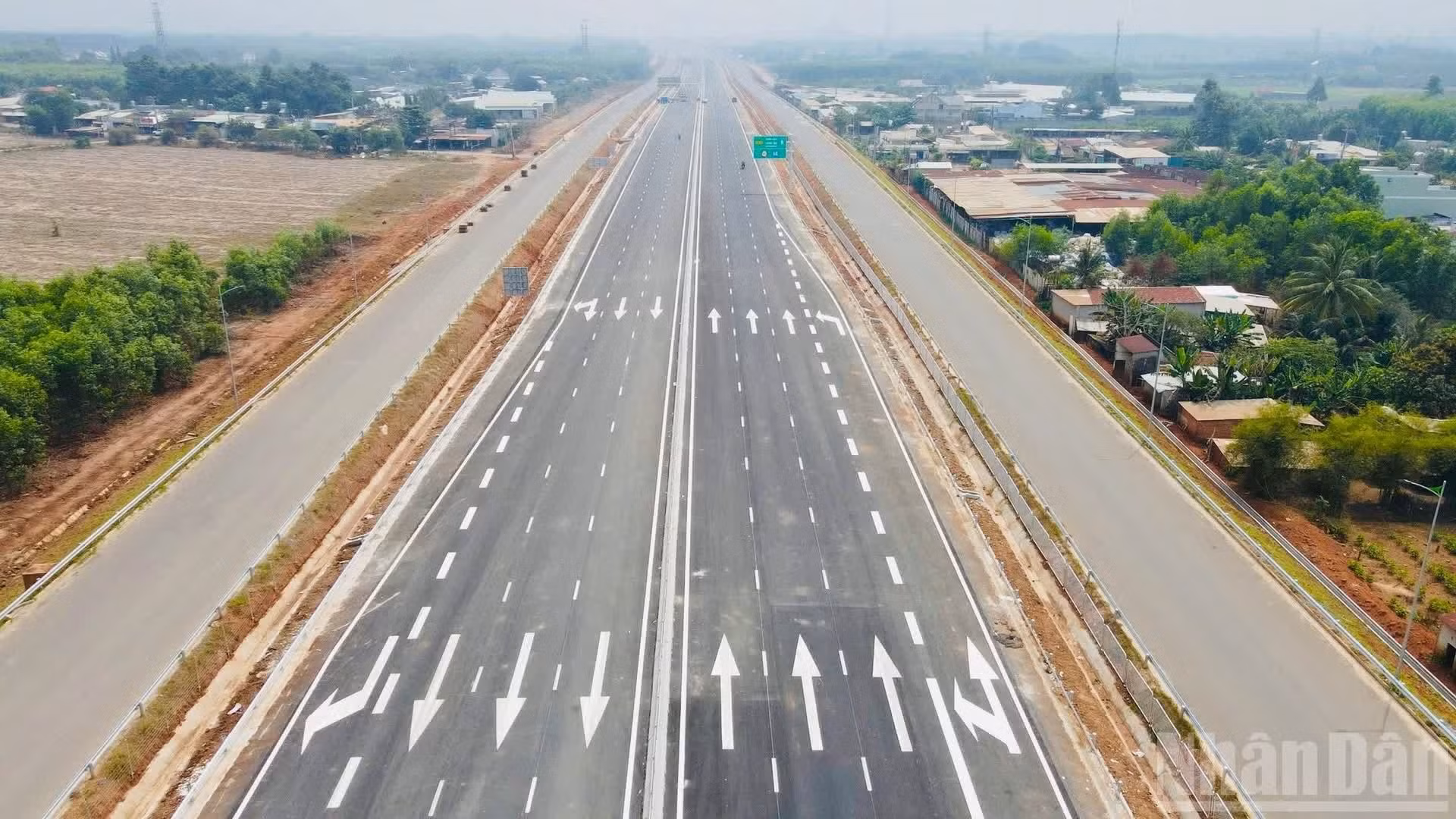 Con 10 autopistas que la atraviesan, Dong Nai ocupa el primer lugar del país en número de proyectos de autopistas (10 de un total de 86), es decir, el 11,6 por ciento del total.