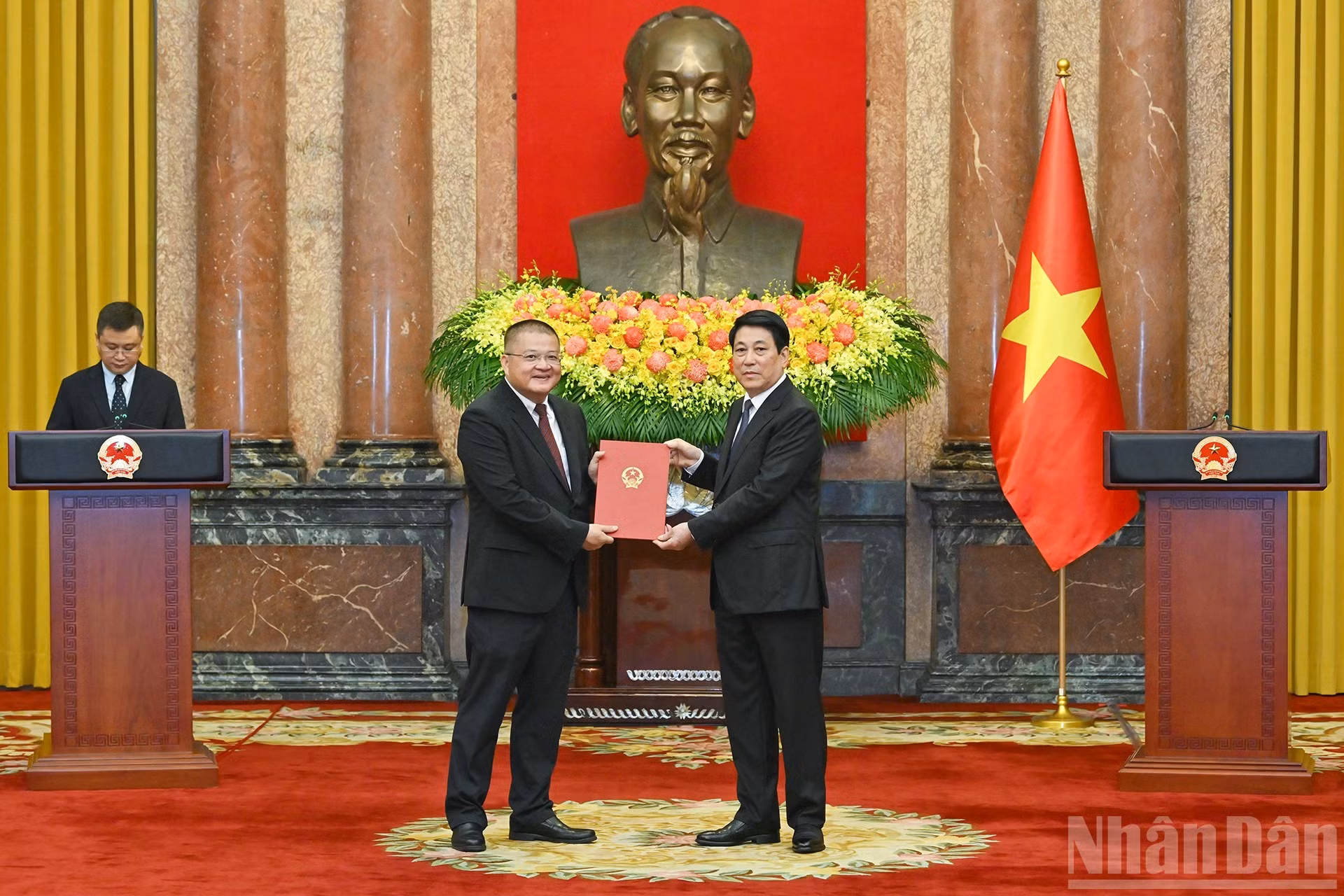 Entregan la decisión de nombrar al embajador de Vietnam en Portugal.