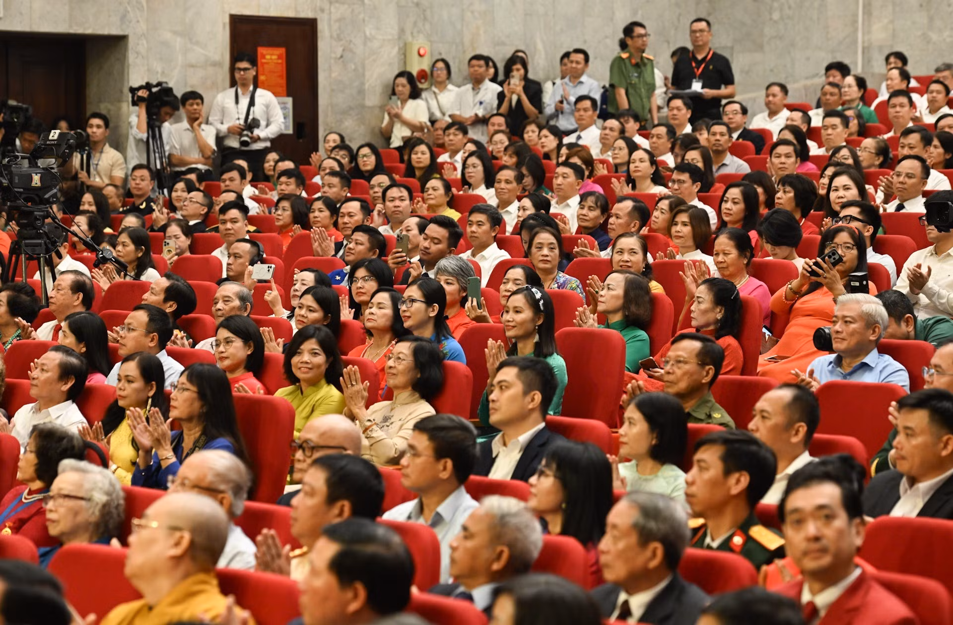 Participantes en la ceremonia.