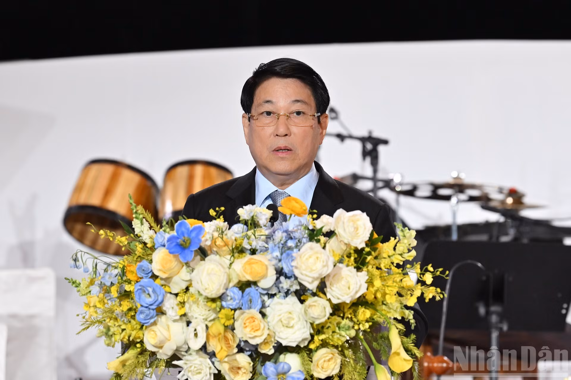 El presidente de Vietnam, Luong Cuong, habla en el acto.