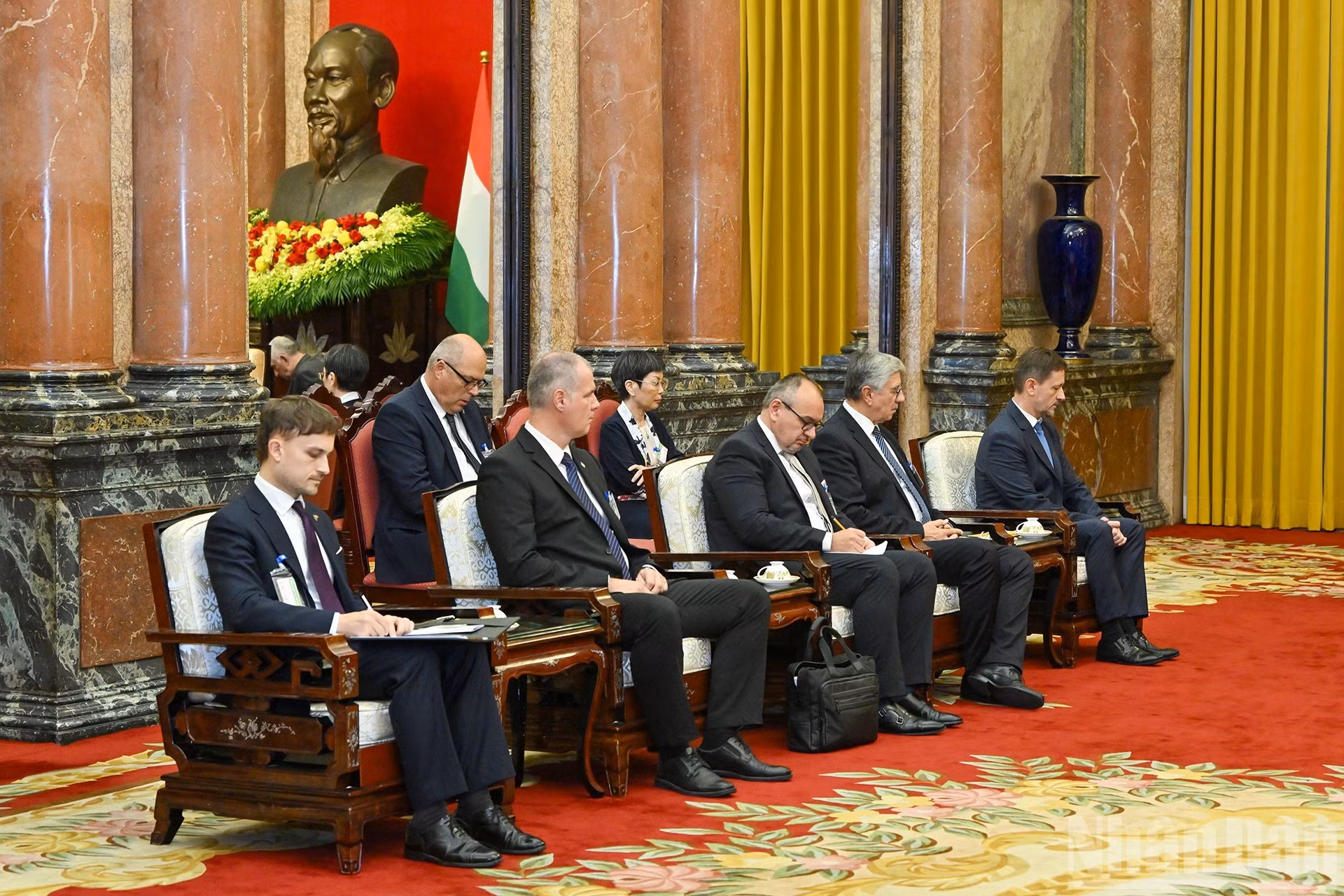 La delegación húngara en el evento.