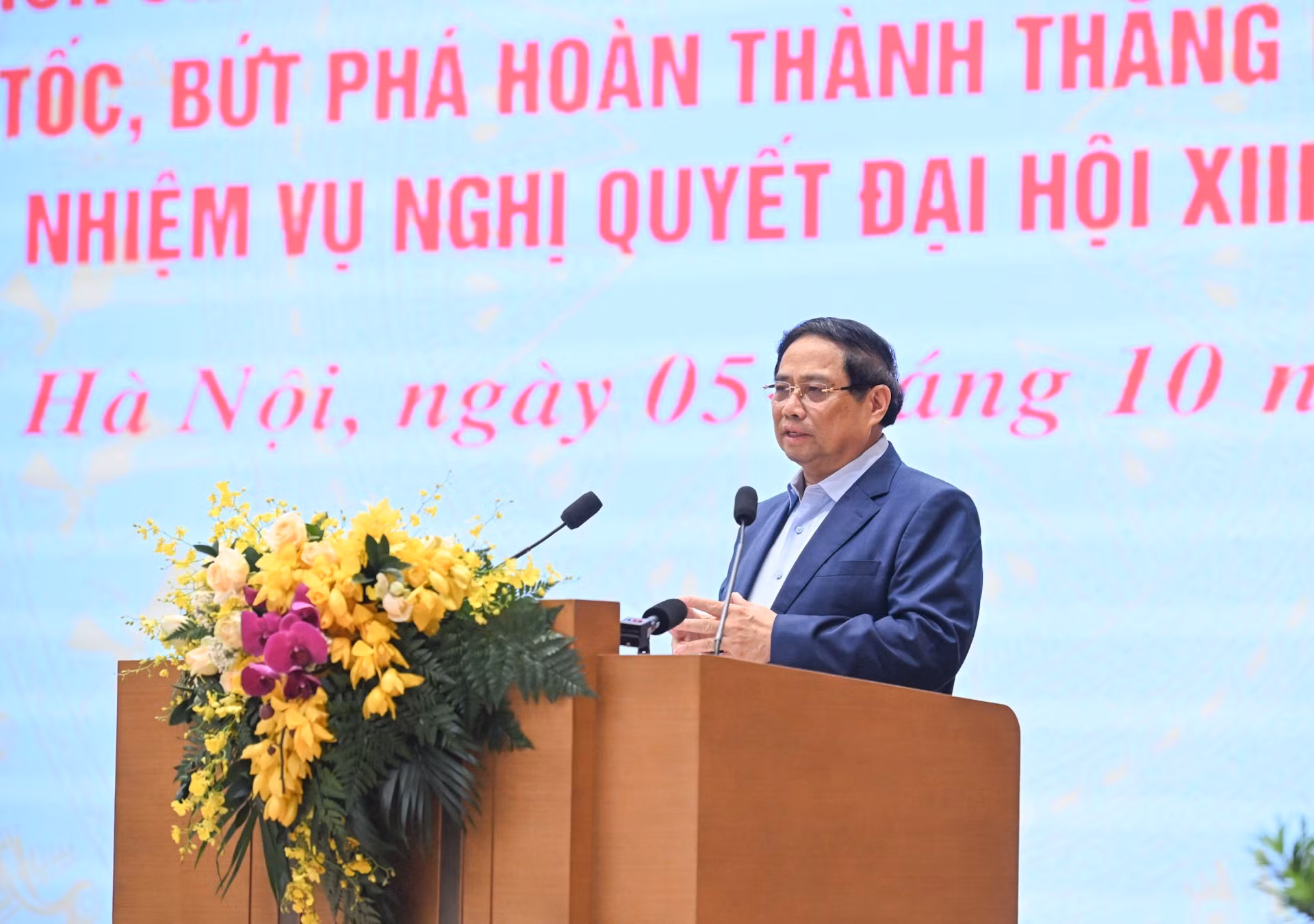 Minh Chinh habla en la cita.