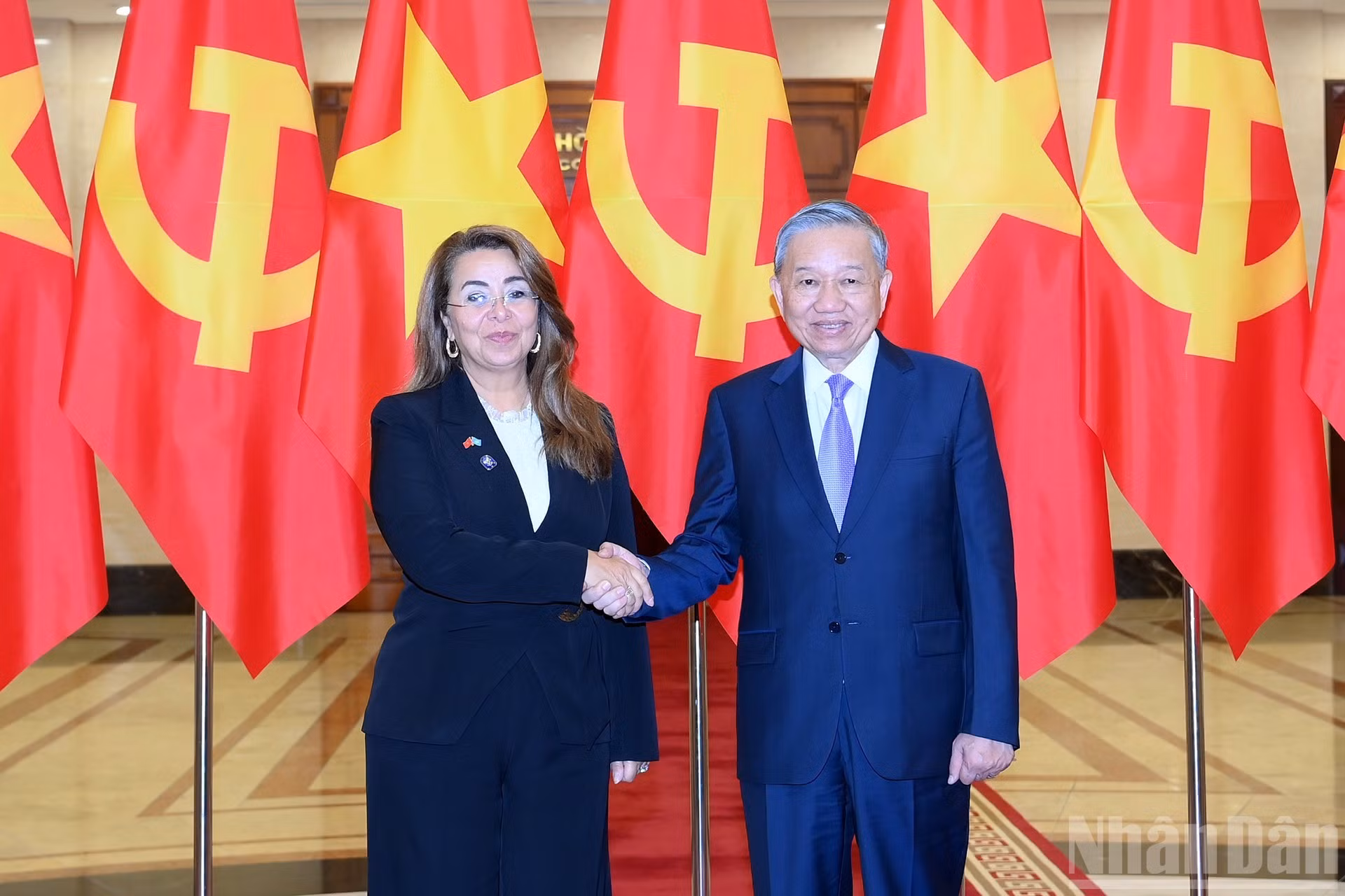 El secretario general del Partido Comunista de Vietnam, To Lam, y la secretaria general adjunta de las Naciones Unidas y director ejecutivo de la UNODC.