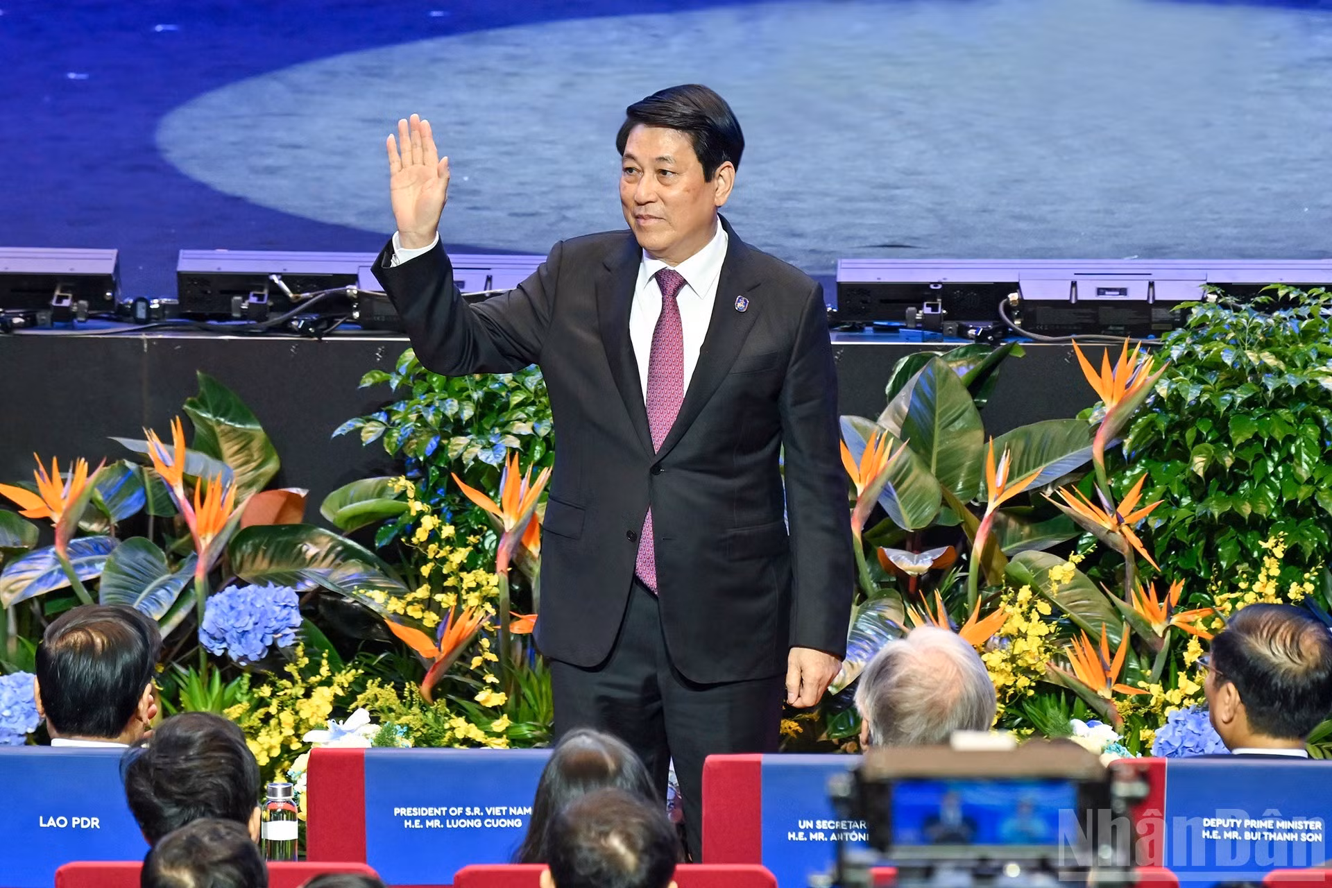 El presidente vietnamita, Luong Cuong, asiste en la ceremonia.