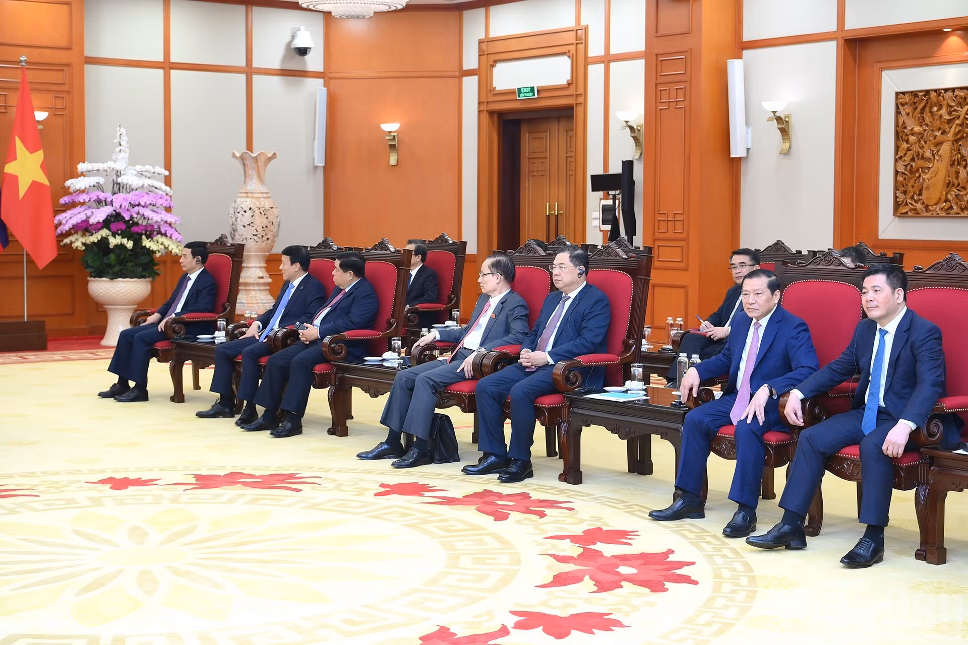 Asistentes vietnamitas en la reunión.