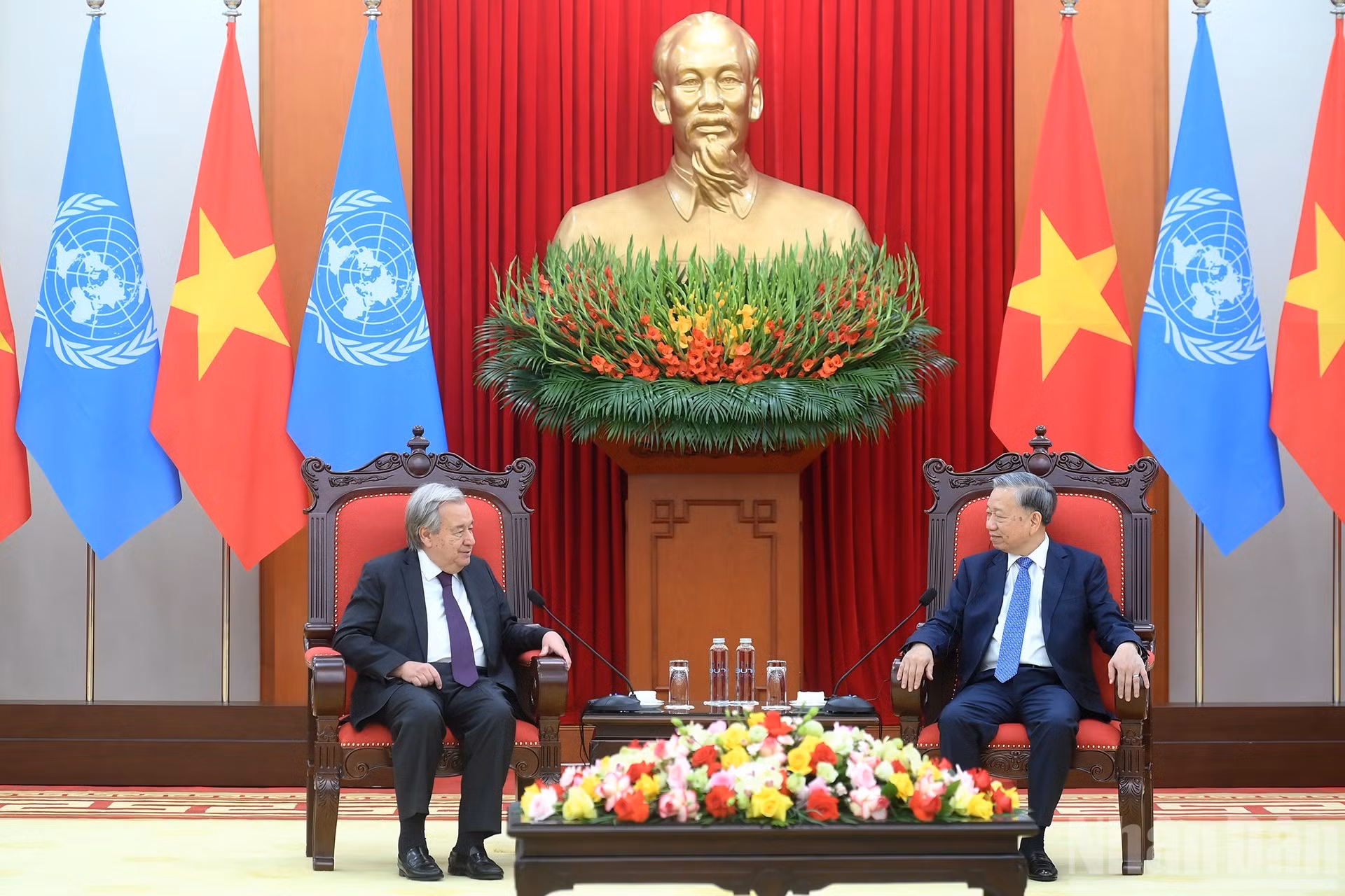 El secretario general del PCV, To Lam, se reúne con el secretario general de la ONU, António Guterres.