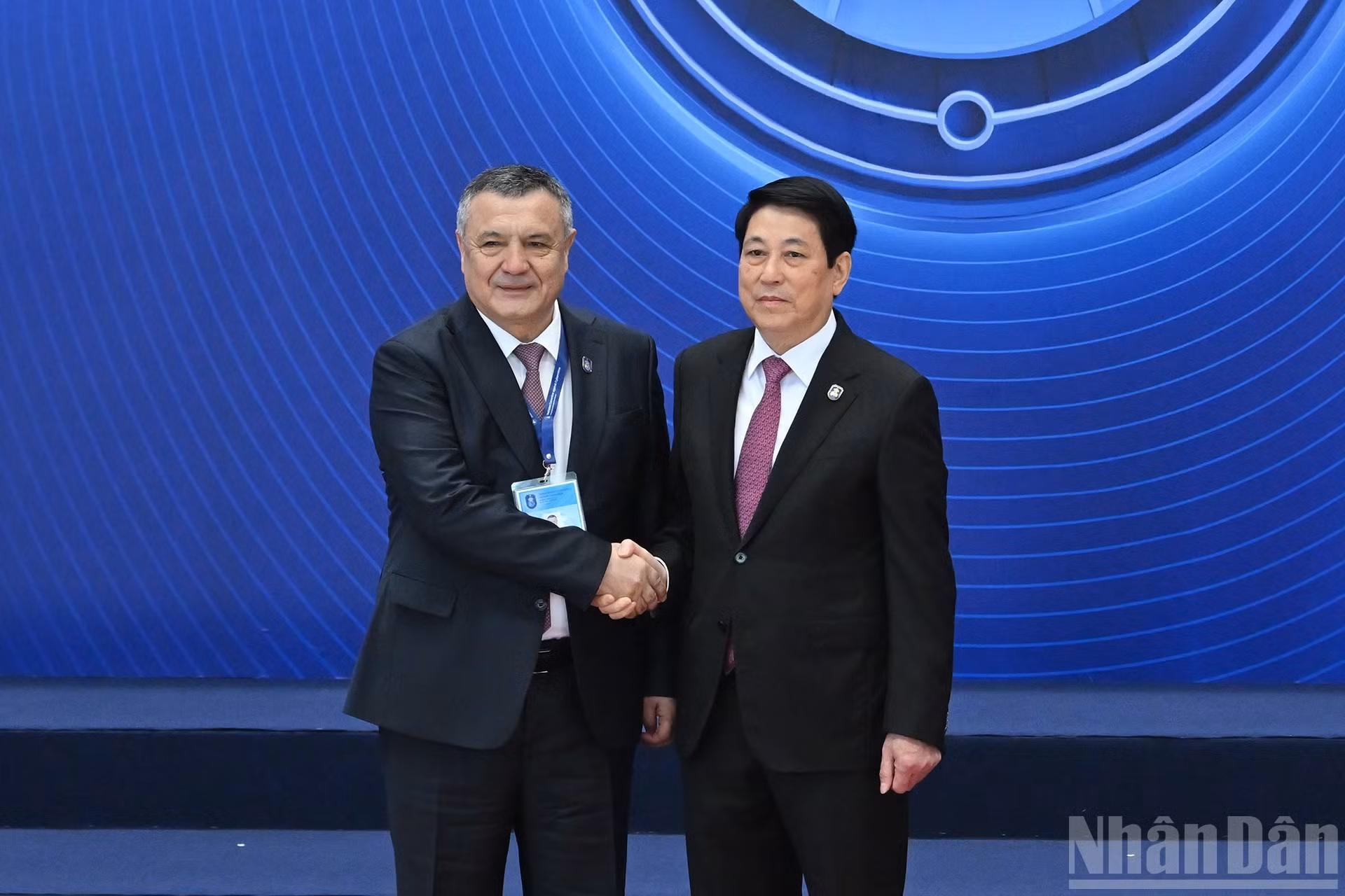 El presidente de la Cámara de Representantes de Uzbekistán en el evento.