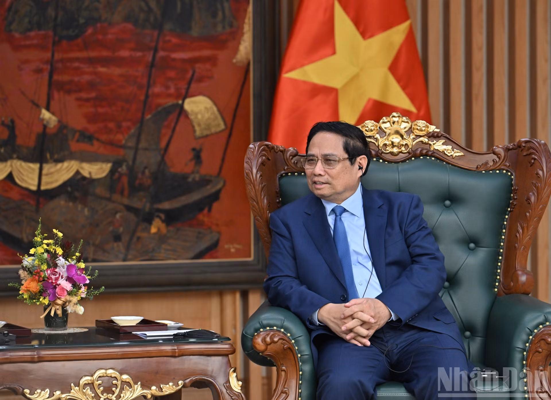 Minh Chinh habla en la cita.