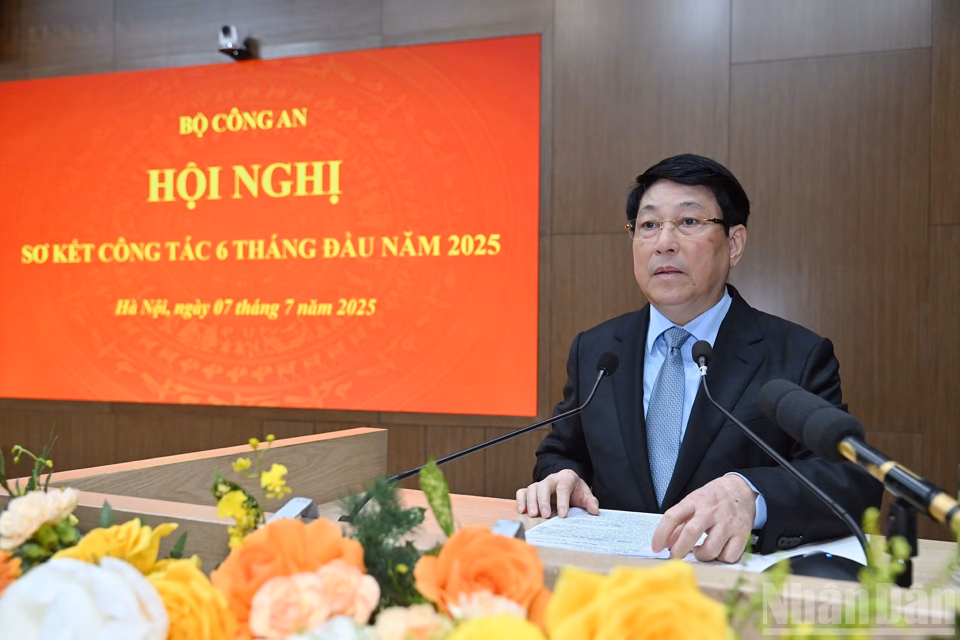 Luong Cuong habla en la ceremonia.