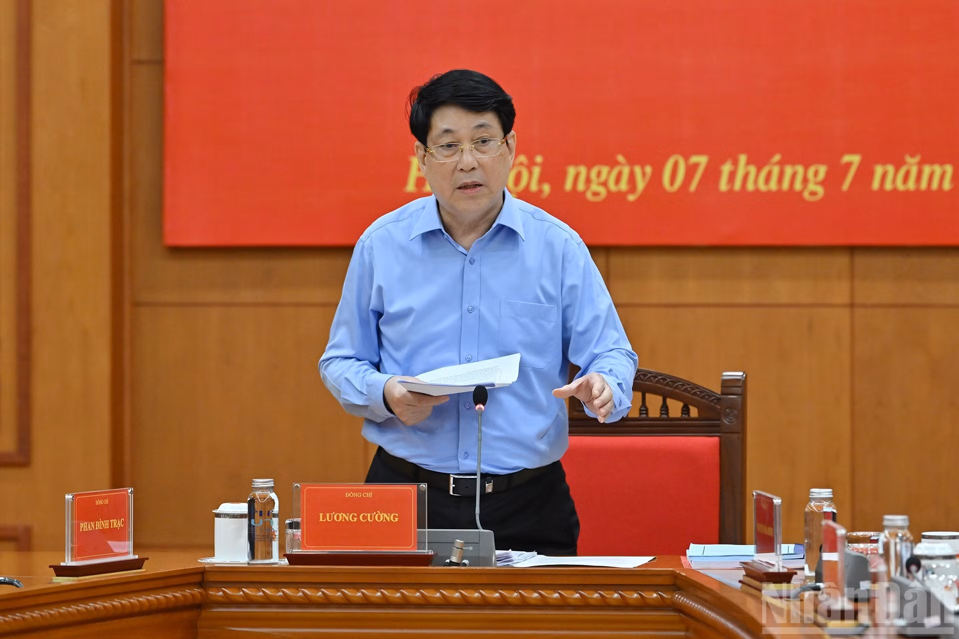 El presidente Luong Cuong interviene en la reunión.