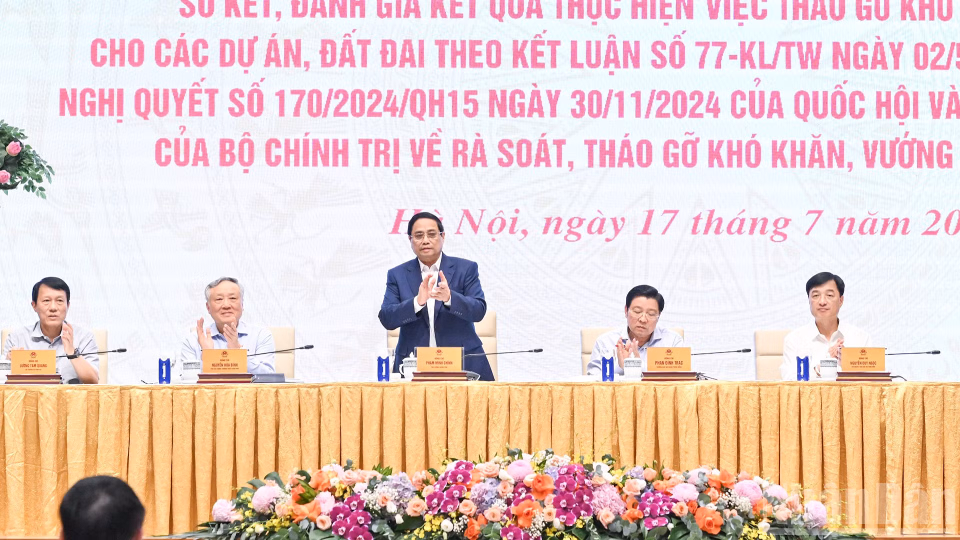 [Foto] Premier vietnamita preside conferencia nacional sobre la resolución de dificultades en proyectos