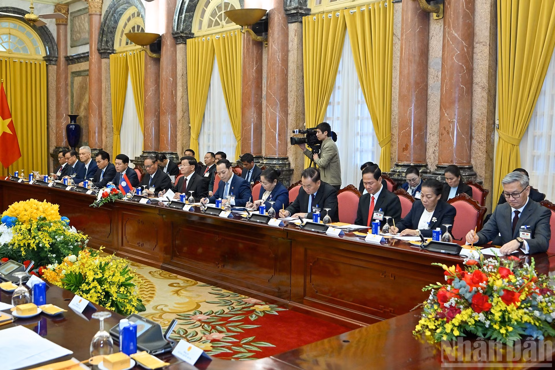 La delegación de Laos en el evento.