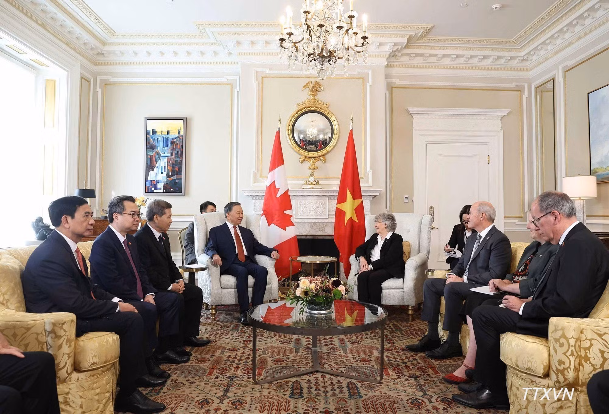 Louise Arbour expresa su satisfacción por dar la bienvenida al secretario general y presidente To Lam, y a la delegación de alto nivel de Vietnam, en visita de Estado a Canadá.