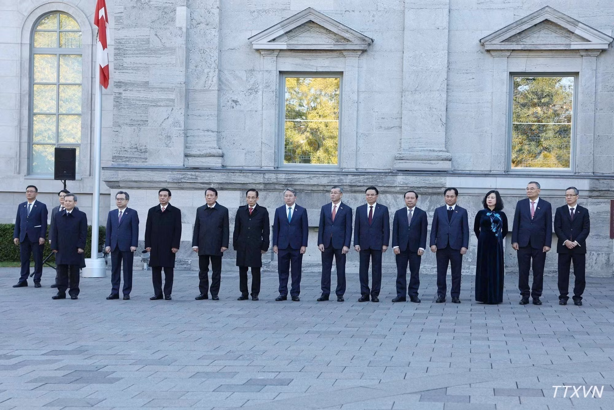 Delegados vietnamitas en el acto.