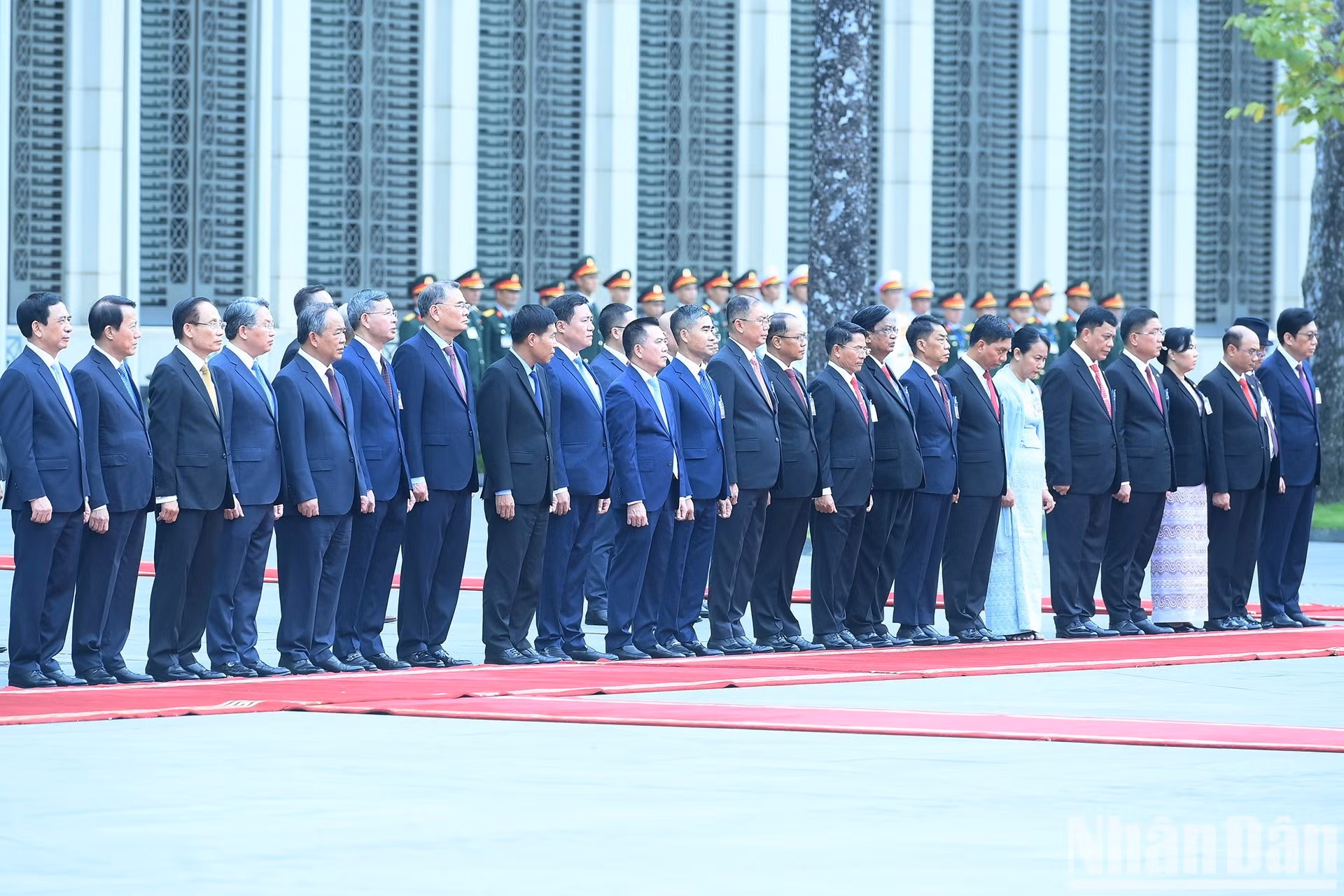 Altos dirigentes de Vietnam y Myanmar asisten al evento.