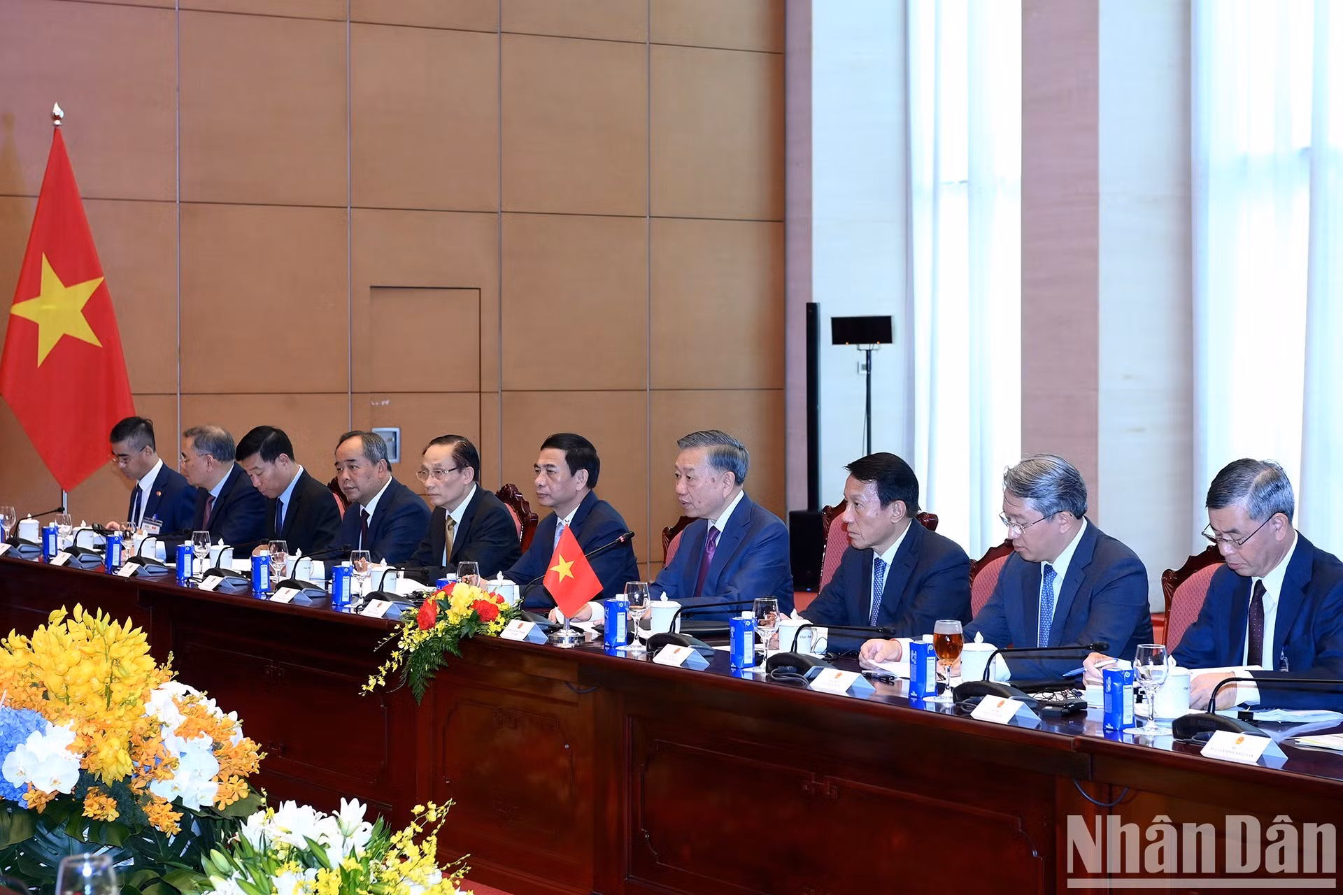 Asistentes vietnamitas en la reunión.