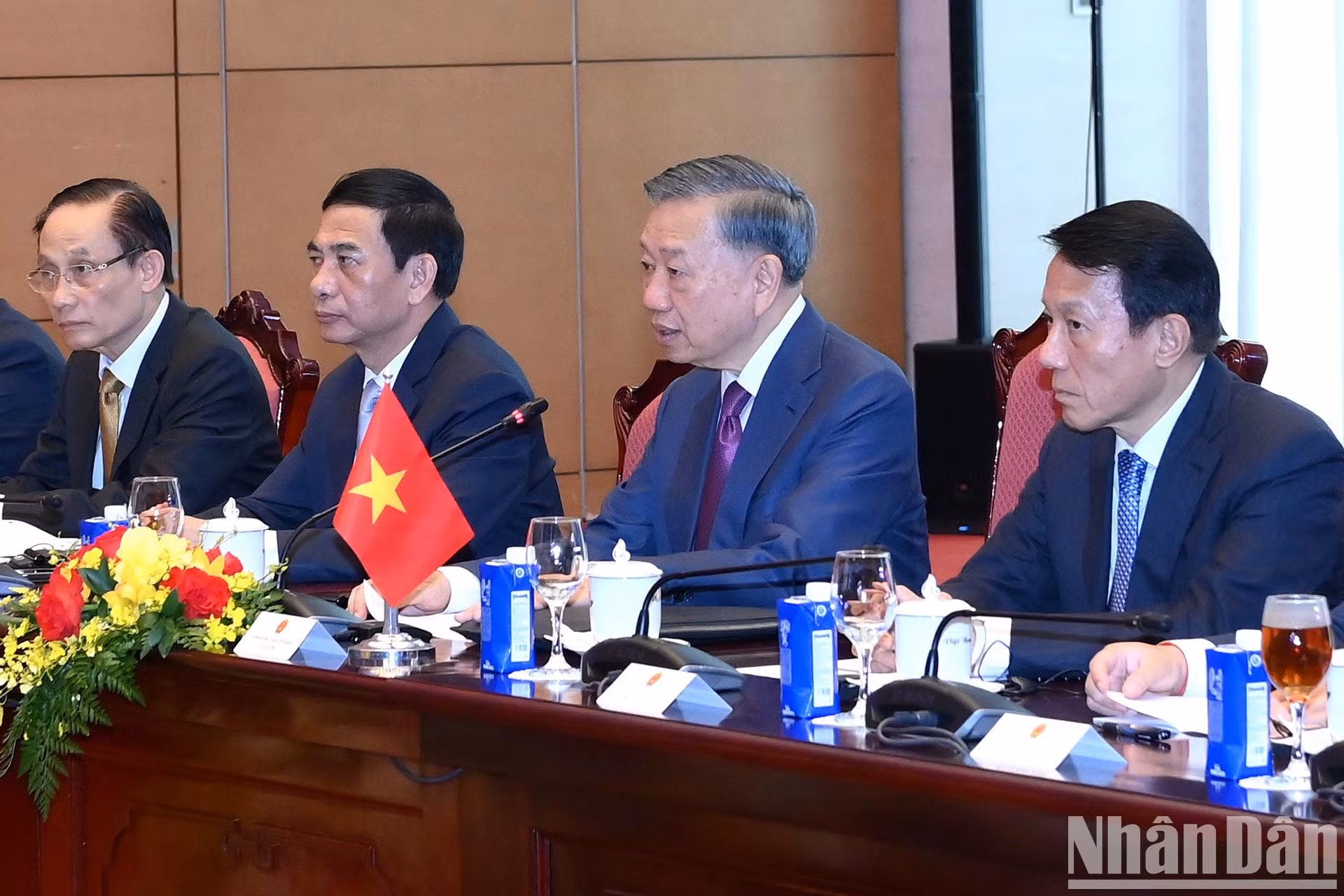 El secretario general del Partido Comunista y presidente de Vietnam, To Lam, habla en la cita.