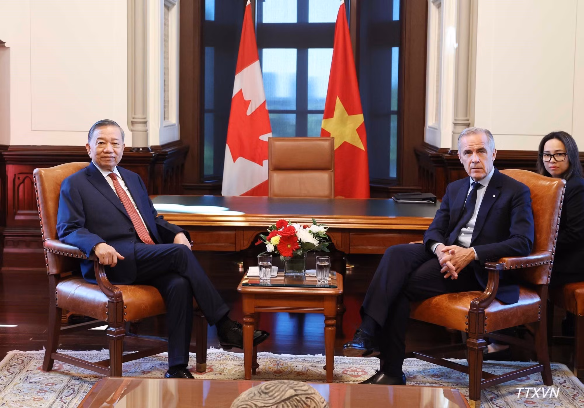 To Lam mantiene un encuentro privado con Mark Carney.