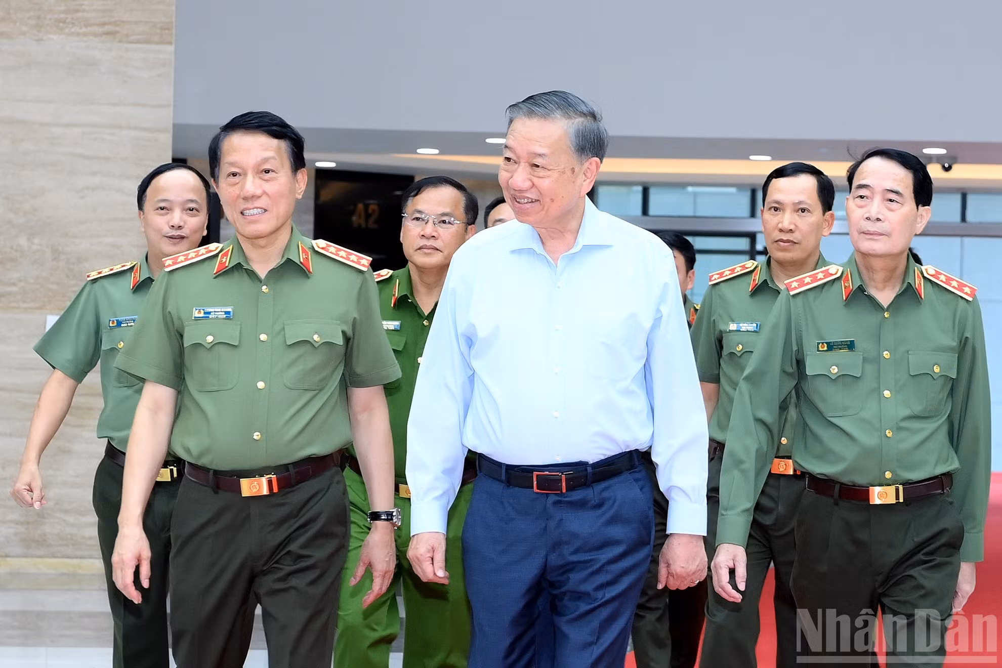 El secretario general del Partido Comunista de Vietnam y presidente del país, To Lam, asiste al evento.