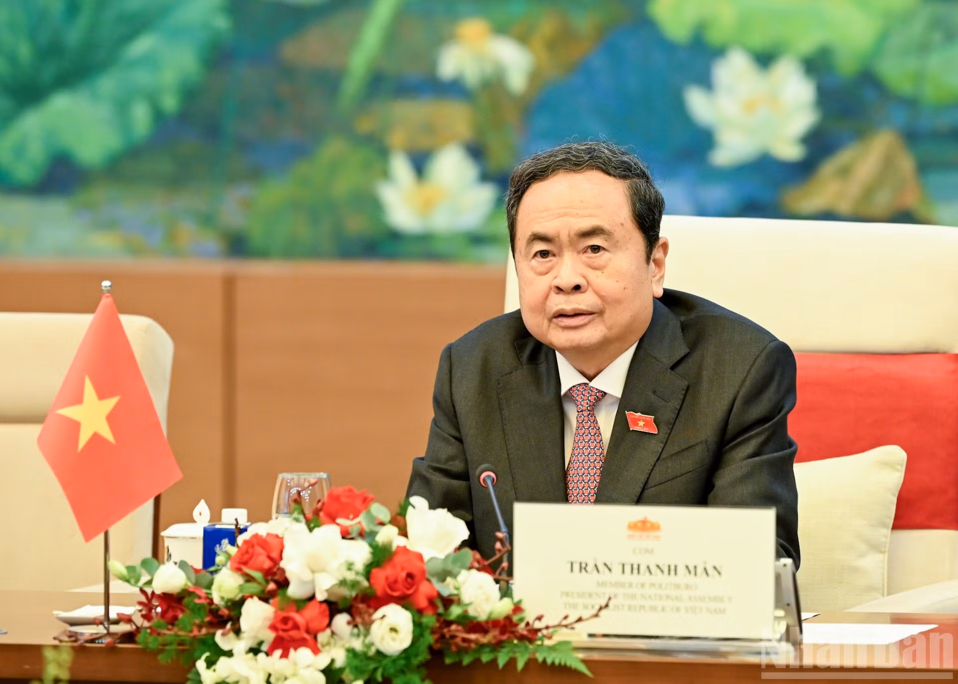 El presidente de la Asamblea Nacional vietnamita, Tran Thanh Man, habla en la cita.