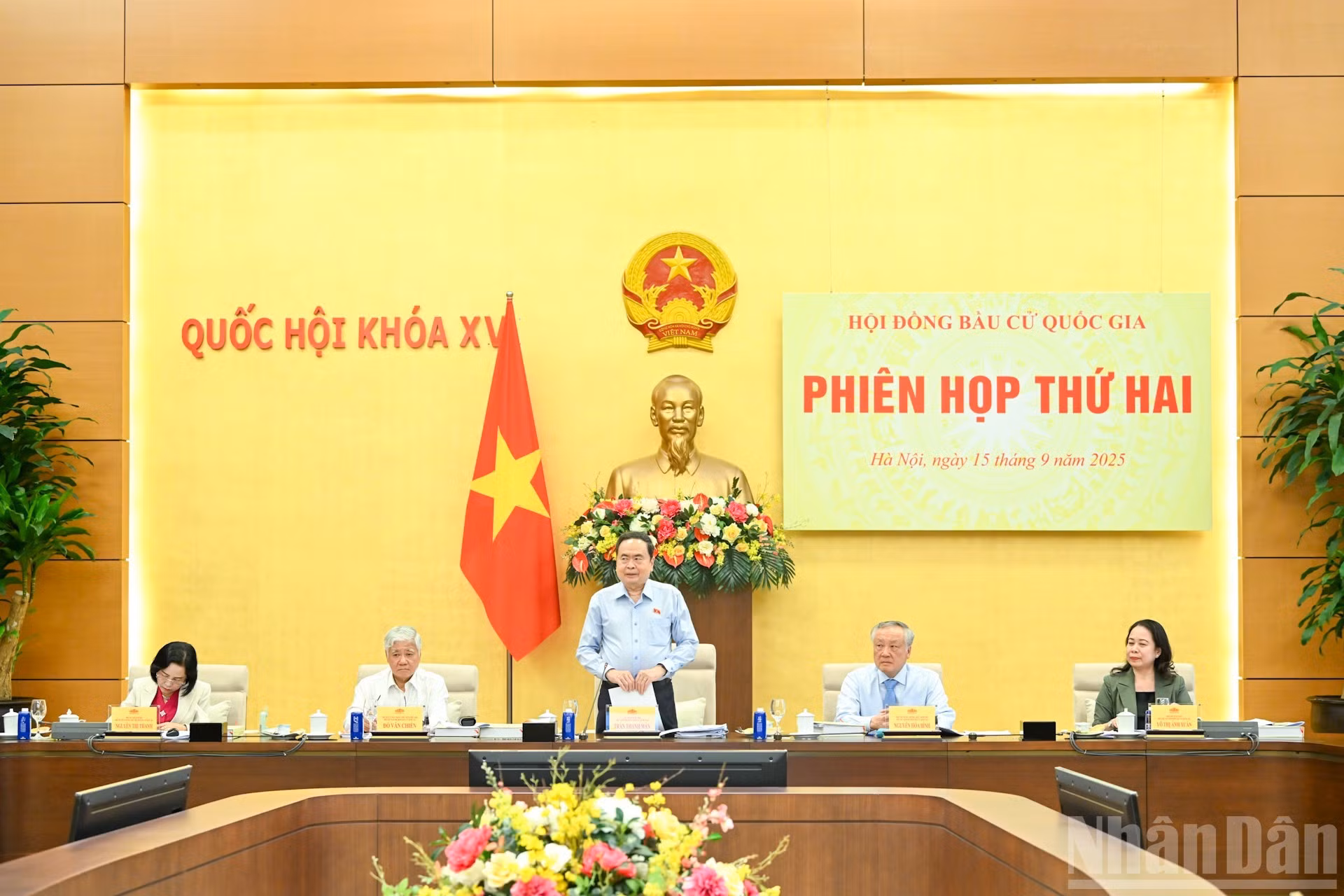 [Foto] Titular del Legislativo vietnamita preside segunda reunión del Consejo Electoral Nacional