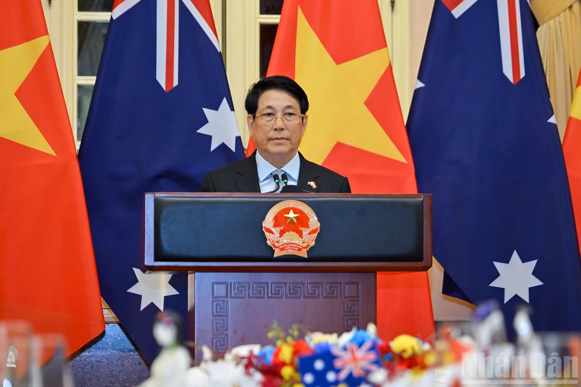 Luong Cuong habla en la cita.