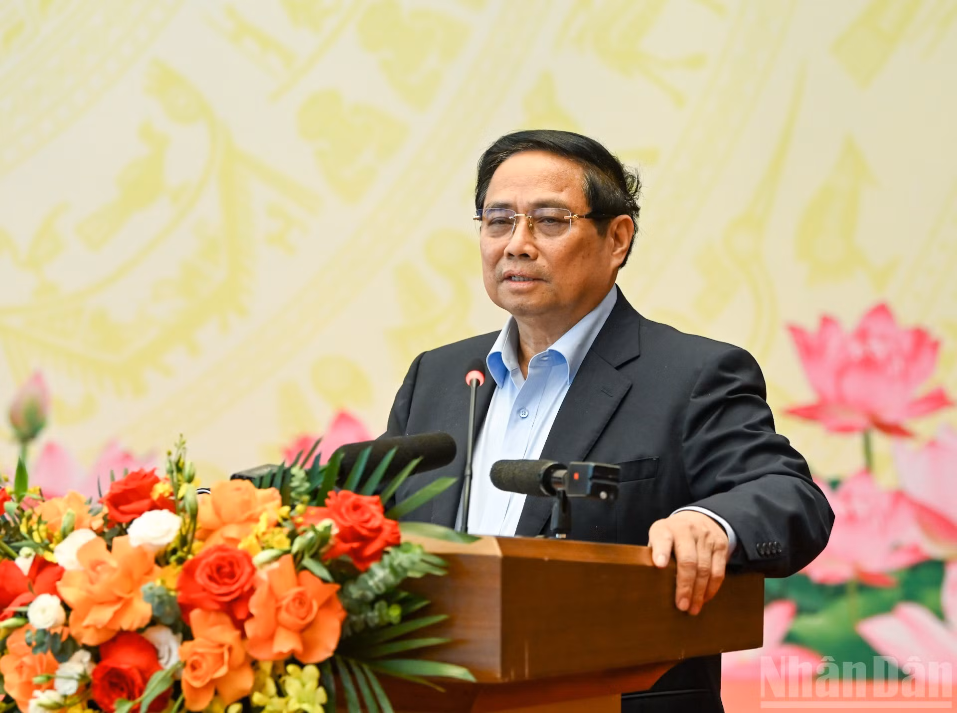 Minh Chinh habla en la cita.