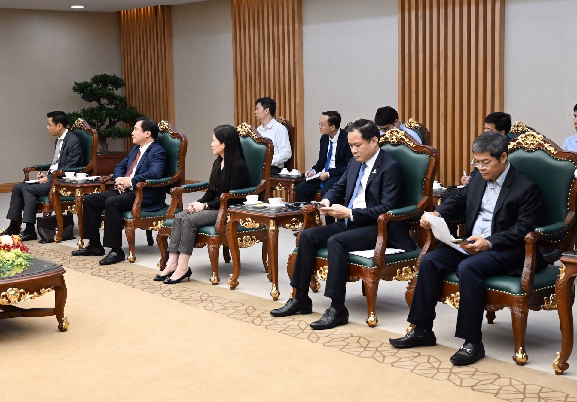 Asistentes vietnamitas al encuentro.