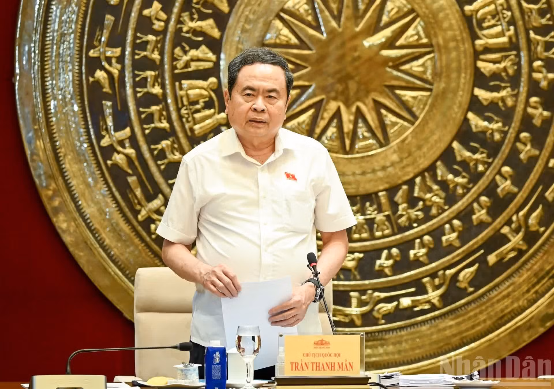 El presidente de la Asamblea Nacional de Vietnam, Tran Thanh Man, habla en la cita.