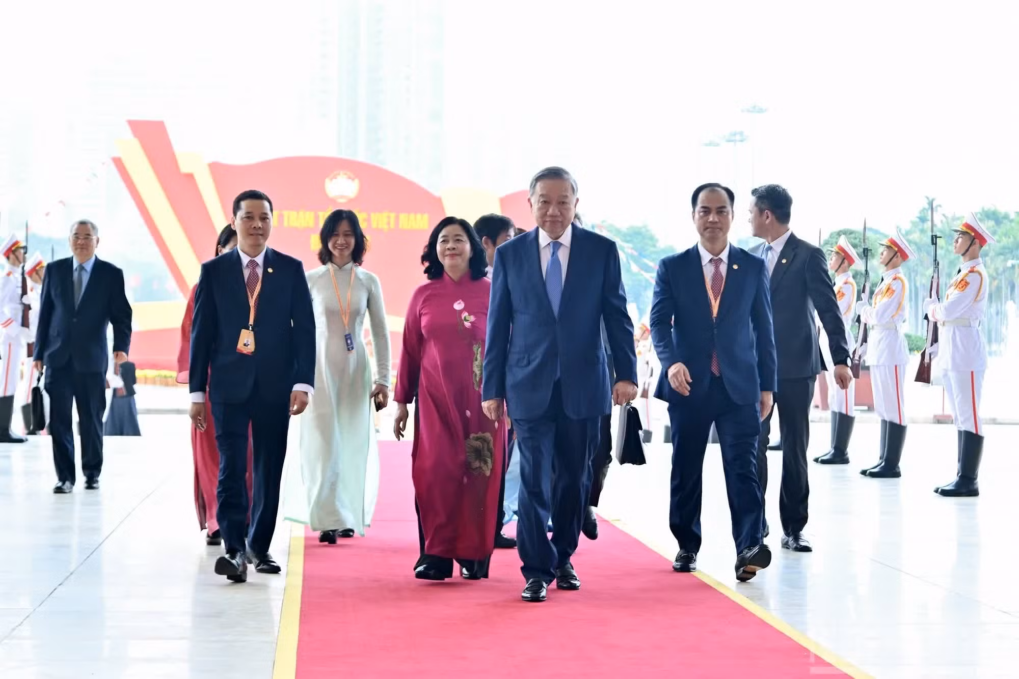 El secretario general del Partido Comunista y presidente de Vietnam, To Lam, llega a la cita.