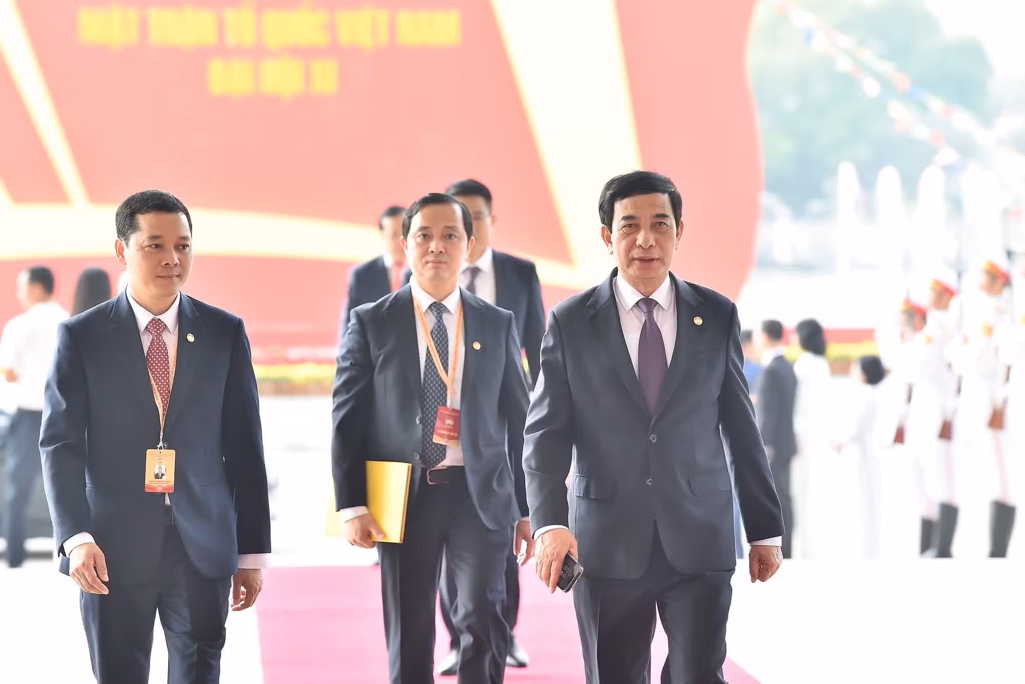 El viceprimer ministro y ministro de Defensa, Phan Van Giang, asiste al Congreso.