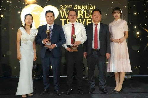 Representantes de Vietnam en el acto de premiación. (Foto: VOV)