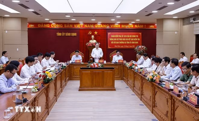 El presidente de la Asamblea Nacional de Vietnam, Tran Thanh Man, interviene en el evento. (Foto: VNA)