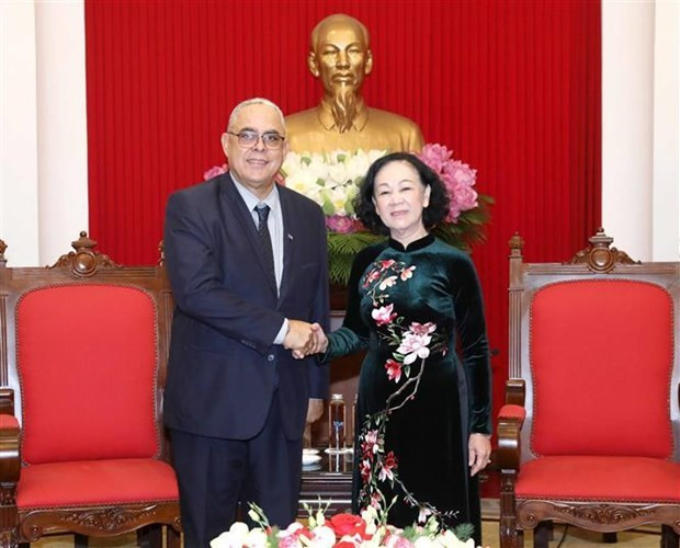 Truong Thi Mai, miembro del Buró Político y permanente del Secretariado del Comité Central del Partido Comunista de Vietnam y Luis Antonio Torres Iríbar, miembro del Comité Central y primer secretario del Partido Comunista de Cuba en La Habana (Foto:VNA)