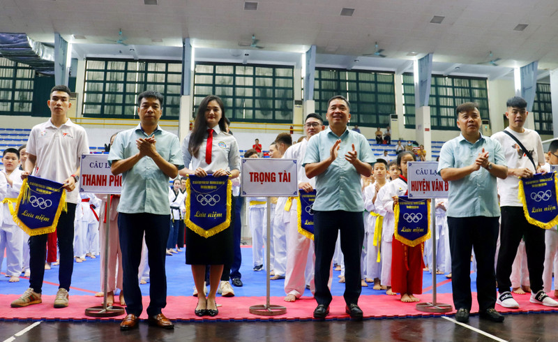 En la ceremonia de apertura (Foto: baoquangninh.vn)