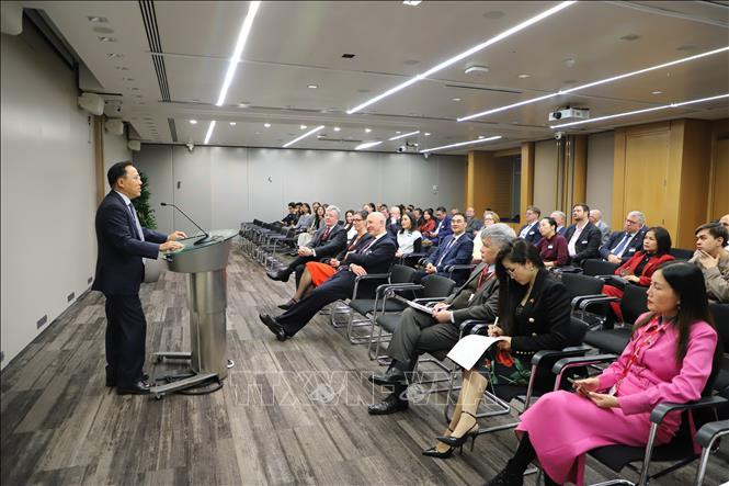 El embajador vietnamita Nguyen Hoang Long habla en el evento (Foto:VNA)