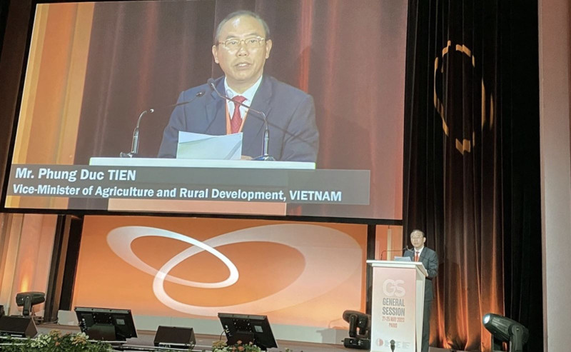 El viceministro vietnamita de Agricultura y Desarrollo Rural Phung Duc Tien interviene en la cita (Foto: VNA)