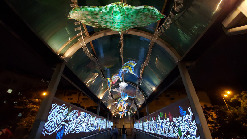 En el puente peatonal Tran Nhat Duat (Foto: Nhan Dan)