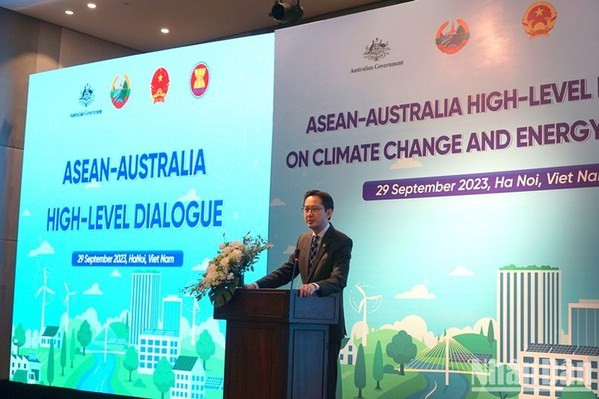El viceministro de Relaciones Exteriores de Vietnam Do Hung Viet en el diálogo (Foto: Nhan Dan)