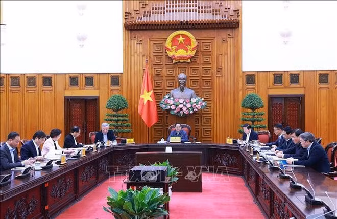 El primer ministro Pham Minh Chinh preside la sexta reunión sobre la reorganización y racionalización del aparato gubernamental. (Foto: VNA) El primer ministro Pham Minh Chinh preside la sexta reunión sobre la reorganización y racionalización del aparato gubernamental. (Foto: VNA)