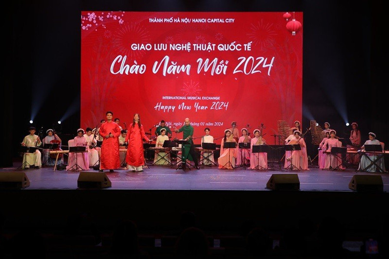 Una actuación artística en el evento (Foto: baoquocte.vn)