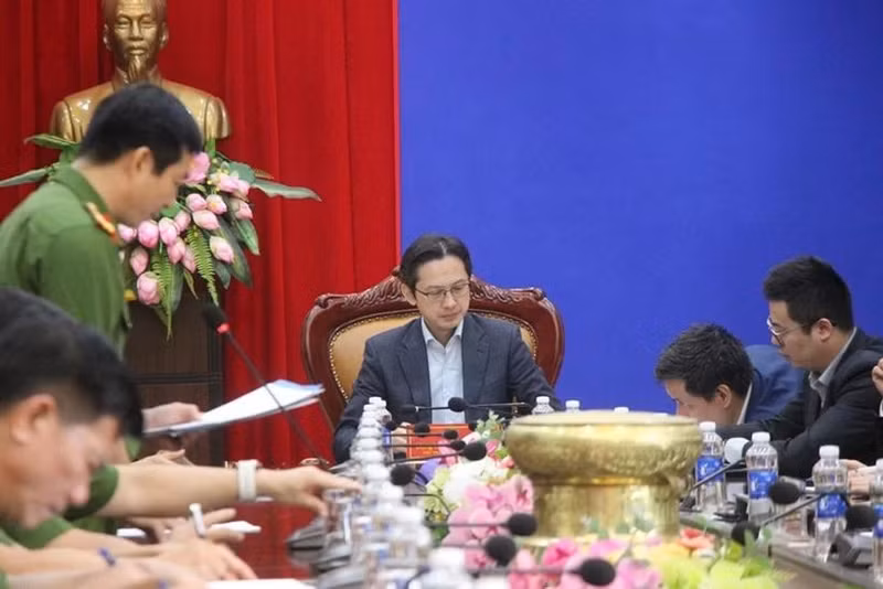 El vicecanciller Do Hung Viet en la sesión de trabajo (Foto: VNA)