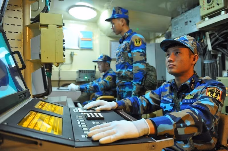 Actividades de entrenamiento y tiro real en el mar del Comando de la Región Naval 2 (2021).